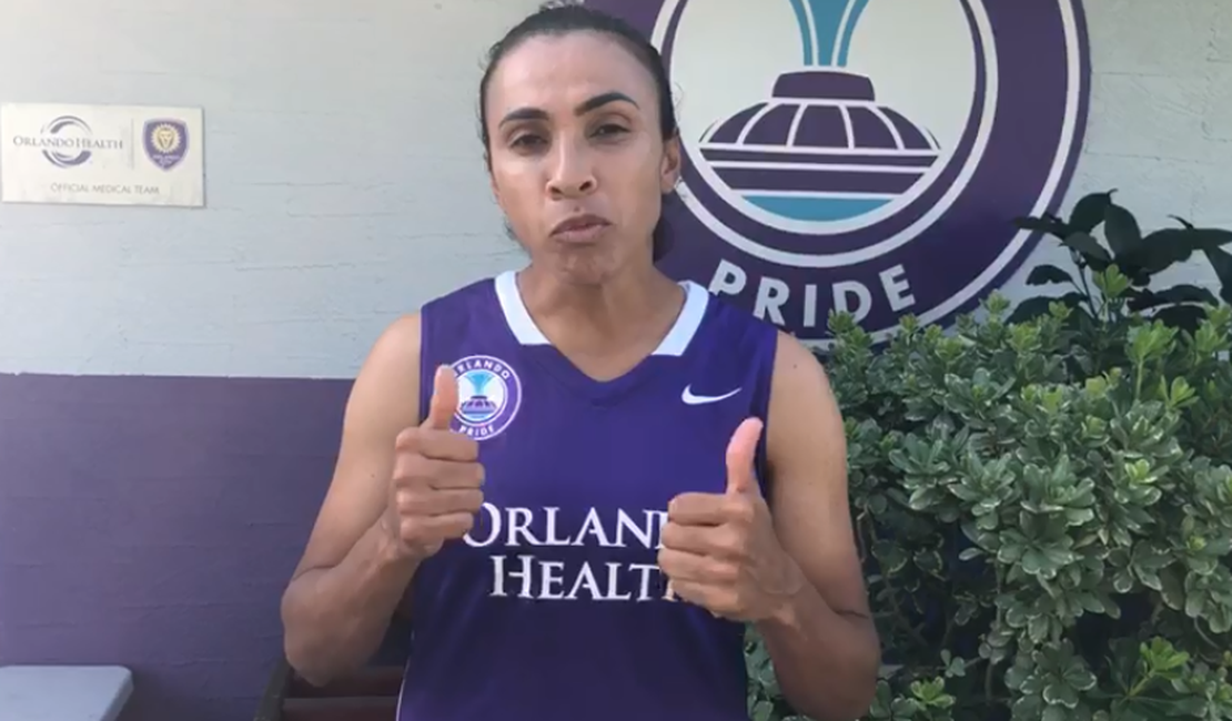Jogadora Marta manifesta apoio à greve dos jornalistas alagoanos
