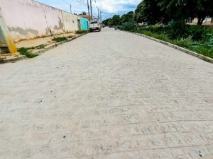 Pavimentação de ruas no bairro Juca Sampaio entra na fase final dos serviços