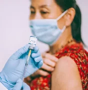 Maceió anuncia ampliação da vacina bivalente contra a Covid para todos acima de 18 anos