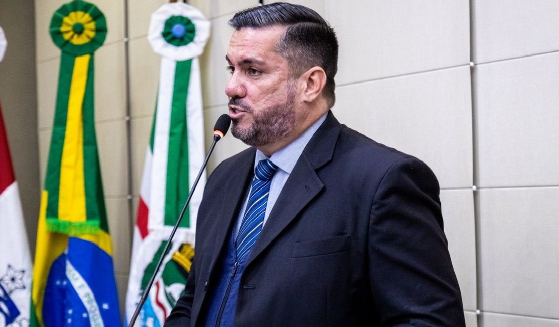 Leonardo Dias ressalta necessidade de investigação a agentes públicos