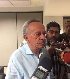 Benedito de Lira descarta candidatura para governador e aliança com PMDB