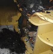 [Vídeo] Após corte de energia elétrica, vela acesa provoca incêndio em residência