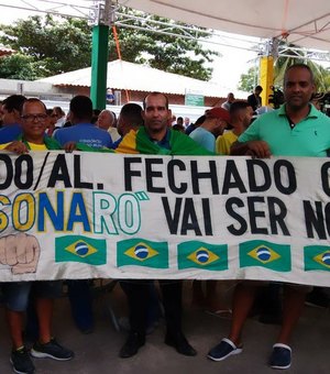 [Vídeo] Caravana de apoiadores de Bolsonaro sai de Penedo para receber o presidente em Maceió