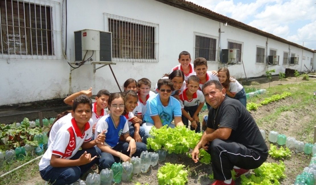 Projeto de Horta Escolar contribui para enriquecer merenda escolar