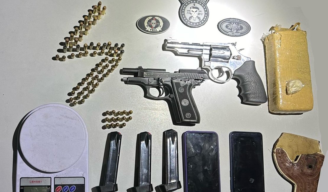 Polícia encontra armas, munição, drogas e moto roubada com dupla presa no São Luiz II