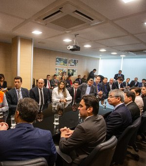 Prefeito de Craíbas participa de reunião no Ministério da Integração Nacional