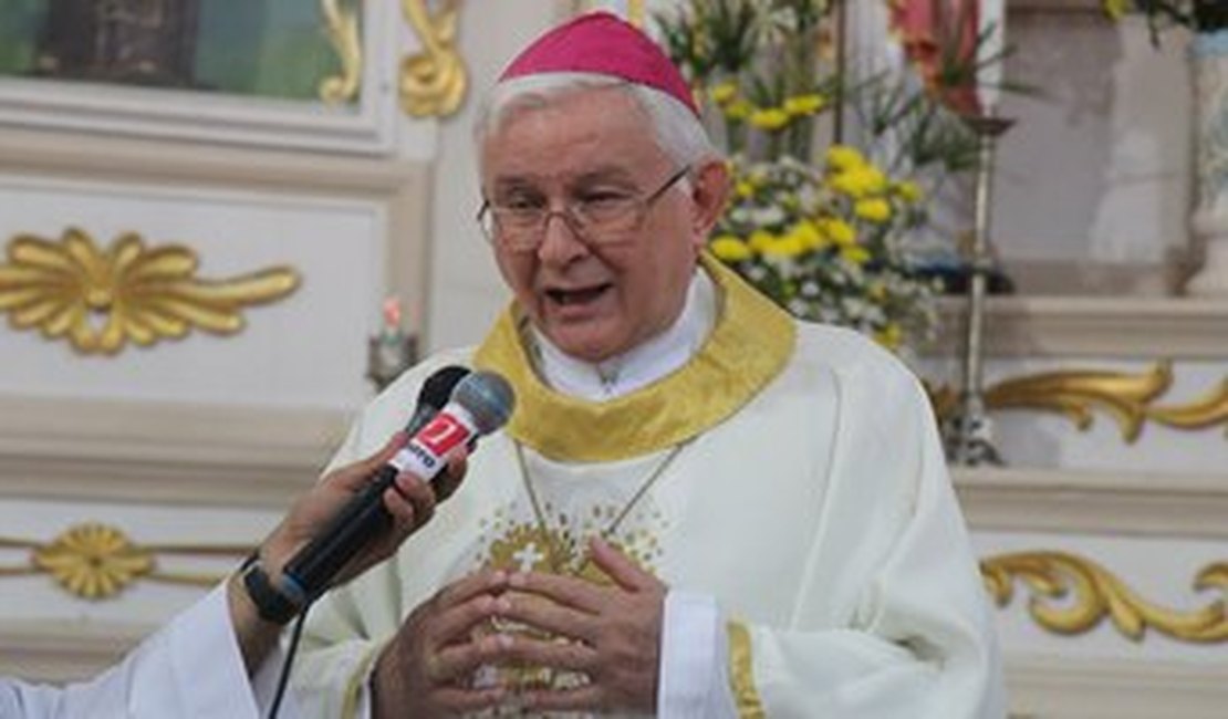 Bispo dom Valério sofre AVC e é transferido para hospital em Maceió