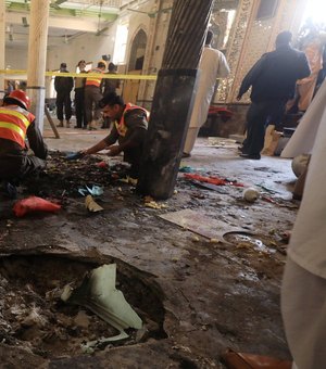 Atentado deixa 7 mortos e 50 feridos em escola religiosa no Paquistão