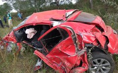 Carro capota na AL-220 e vereador fica gravemente ferido