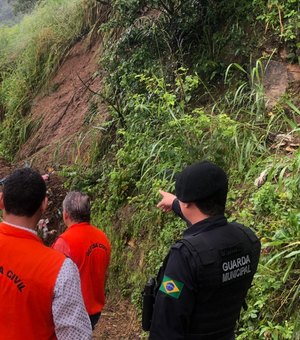 Defesa Civil inicia remoção das familias que moram em áreas de risco de Palmeira