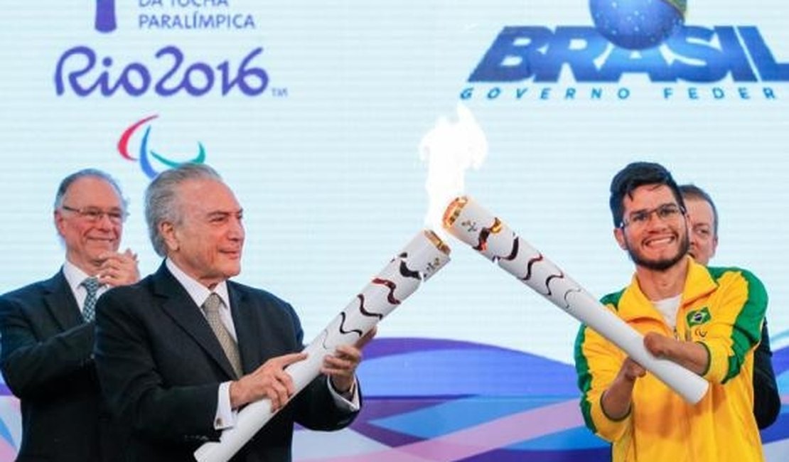 Atleta maceioense acende a tocha paralímpica em Brasília nesta quinta-feira