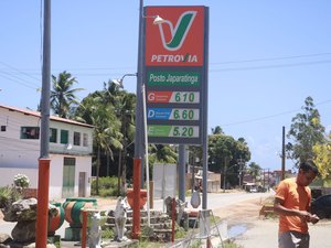 Litro da gasolina comum custa R$ 6,10 em Japaratinga
