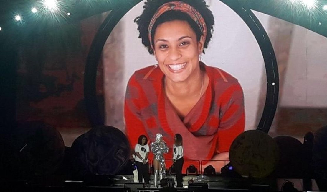 Show de Katy Perry tem homenagem a Marielle e parentes da vereadora no palco