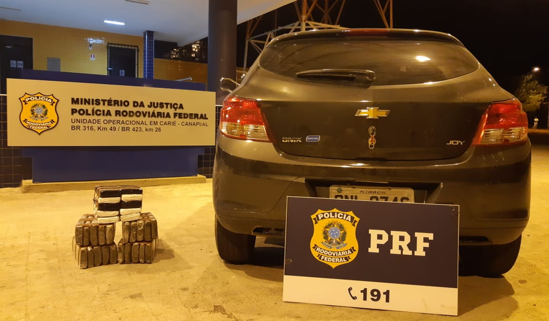 PRF prende casal com 30kg de maconha, no Sertão de Alagoas