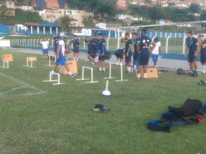 Dirigentes e técnico vão decidir se abrem treino para os torcedores do CSA