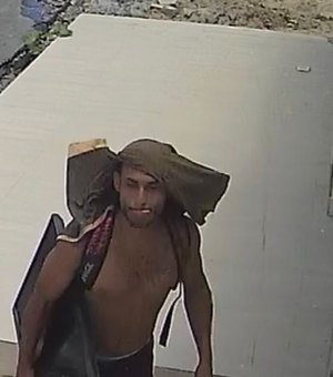 [Vídeo] Ladrão quebra vidraça e furta TV de loja de estofados em Arapiraca