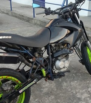 BPTran recupera motocicleta roubada e com adulterações em Maceió