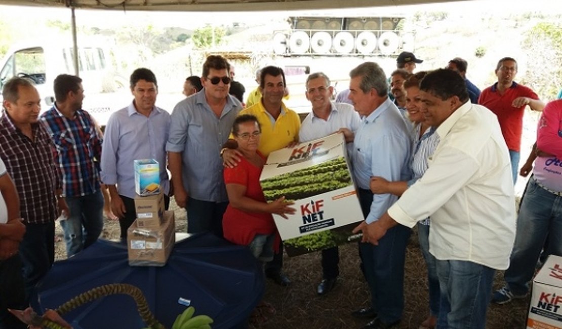 Secretaria de Agricultura entrega kits de irrigação para pequenos produtores