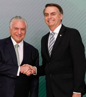 Bolsonaro diz que vai conversar com Temer em busca de apoio
