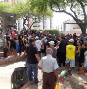 Moradores do bairro do Pinheiro cobram solução para rachaduras e tremores de terra