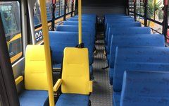 Dois novos micro-ônibus foram entregues ao município