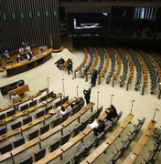 Câmara concluirá reforma política e discutirá denúncia contra Temer esta semana