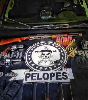 [Vídeo] PM apreende dois revólveres e 22 munições em carro no bairro Guaribas; dois suspeitos são presos