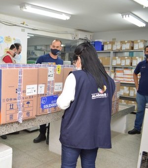 Alagoas recebe mais 39.780 doses da vacina Pfizer para imunização contra Covid-19