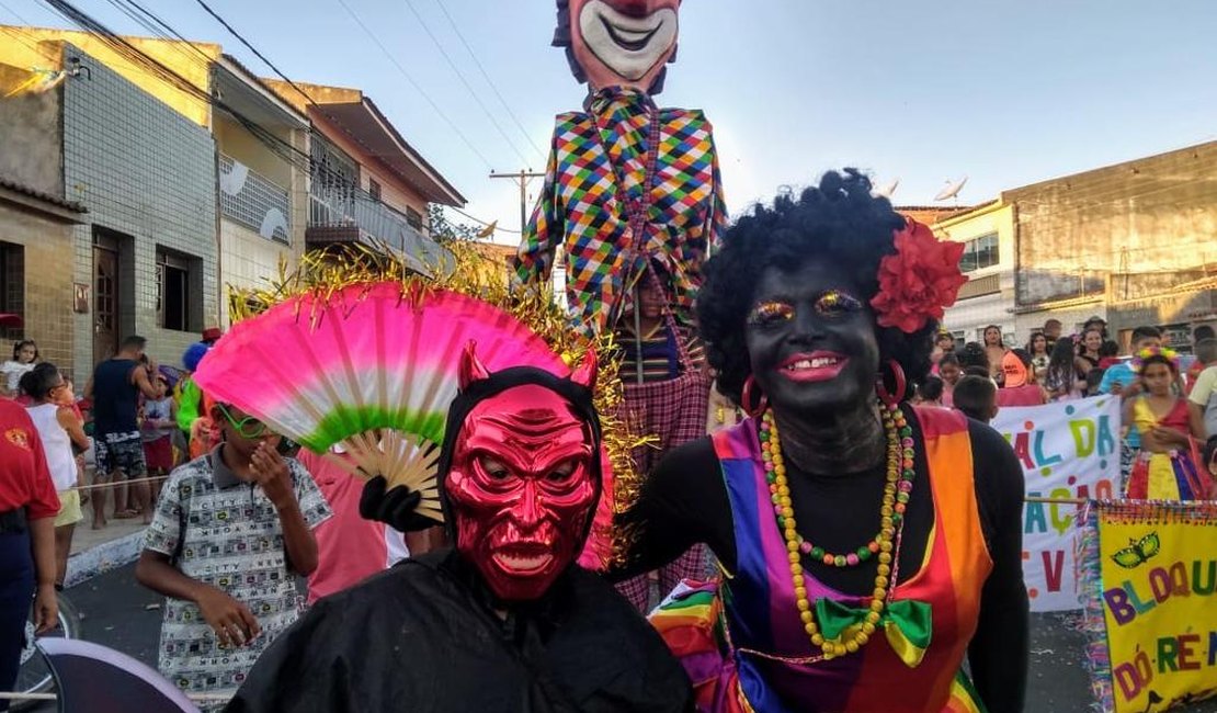 Carnaval de Traipu começa com bloquinho infantil e apresentação do palhaço Mixuruca