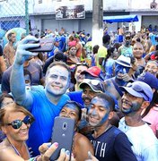 Governador prestigia desfile do tradicional bloco Tudo Azul, em Murici 