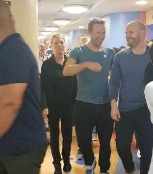 Coldplay faz show surpresa para crianças internadas no Instituto do Coração