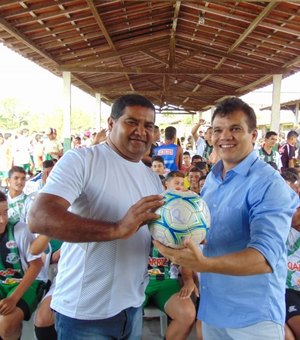 Moisés Machado e Ricardo Nezinho se reúnem com atletas do Arasport em Arapiraca