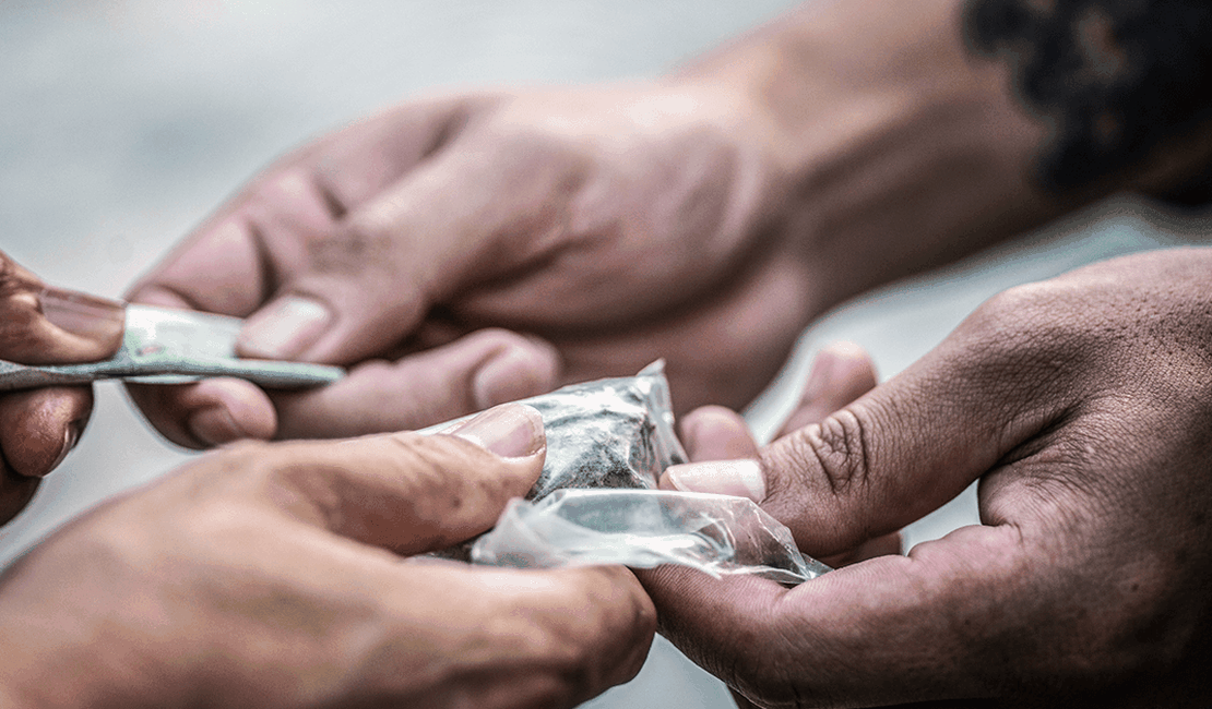 Polícia realiza apreensões de drogas na capital alagoana durante o feriado