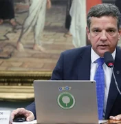 Presidente da Petrobras renuncia e interino assume o cargo