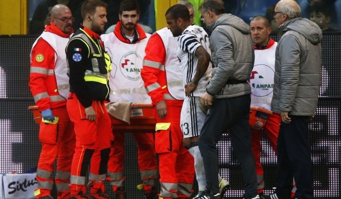 Lateral da seleção, Daniel Alves sofre fratura em jogo pela Juventus-Itália