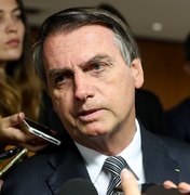 ‘A floresta não está pegando fogo como estão dizendo’, diz Bolsonaro