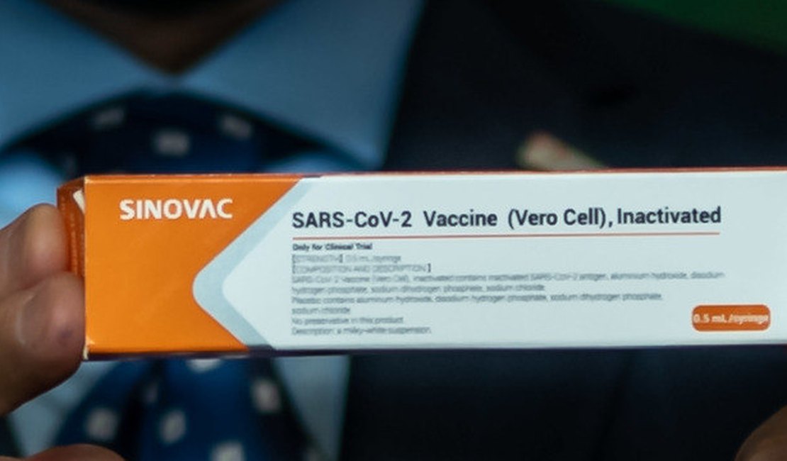 Covid-19: Fabricante da CoronaVac defende segurança da vacina