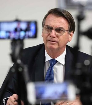 Bolsonaro aprova lei que suspende pagamento do Fies na pandemia