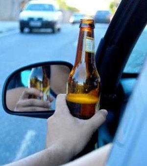 Dois condutores são detidos suspeitos de embriaguez ao volante em Maceió