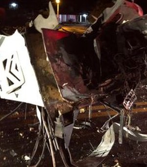 Criminosos explodem carro-forte em trecho da BR-423, no Sertão