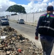 Casal é notificada por descarte irregular de resíduos em Maceió