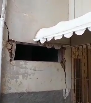 Vídeo mostra novas rachaduras em prédio no bairro do Pinheiro