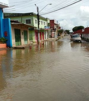 Chuvas elevam nível da Lagoa Mundaú e alaga ruas de Bebedouro