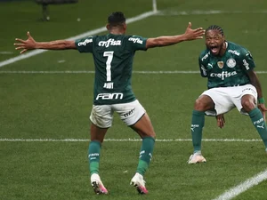 Palmeiras confirma favoritismo com futebol superior ao Corinthians na semifinal