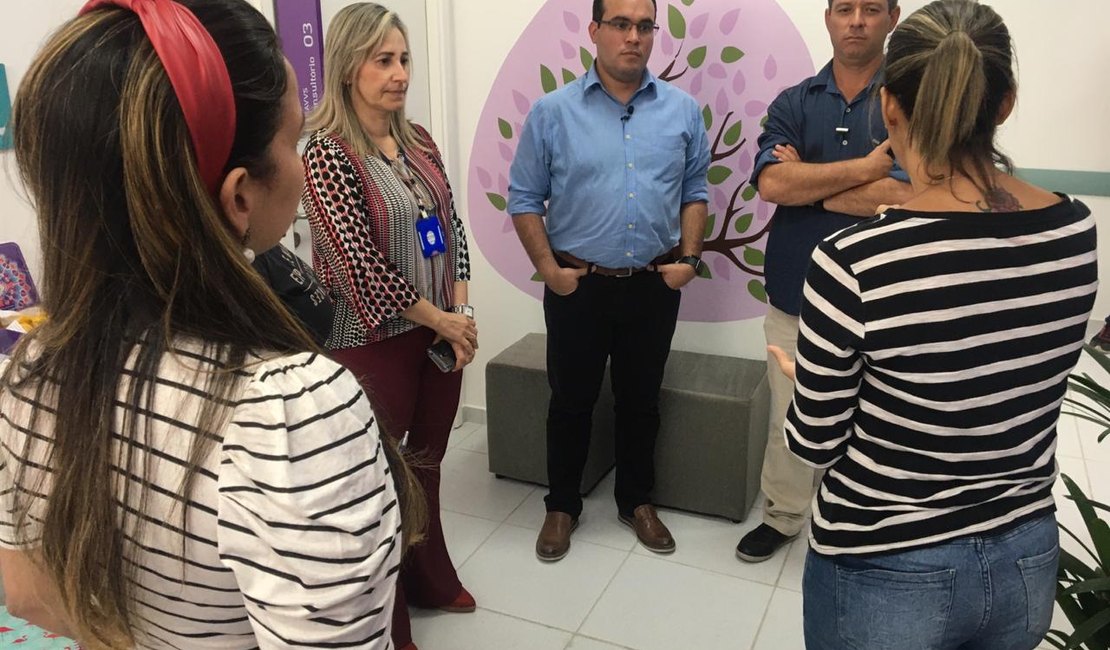 Deputados Davi Maia e Cabo Bebeto visitam Hospital da Mulher