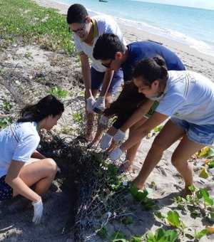 Dia Mundial da Limpeza tem coleta de lixo em praia de Maragogi