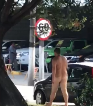 [vídeo] Homem caminha sem roupas na Avenida Fernandes Lima, em Maceió
