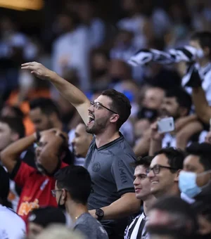 Prefeito de Belo Horizonte diz que retorno de torcida ao estádio 'não passou no teste'