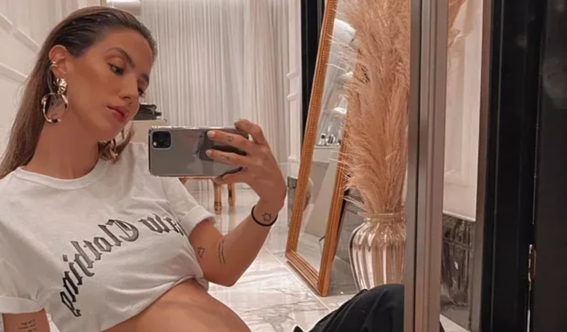 Grávida, influencer Gabi Brandt exibe barriga de 24 semanas