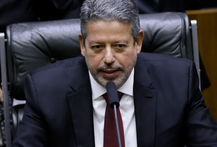Com indicações travadas, Arthur Lira “freia” projetos polêmicos de Lula no congresso